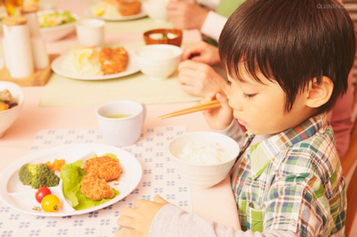 宝宝饮食成长里程碑，几个月可以吃烂粥？